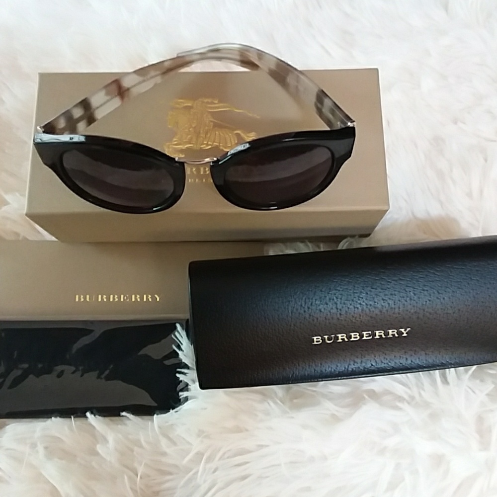 Burberry Sunglasses Womens